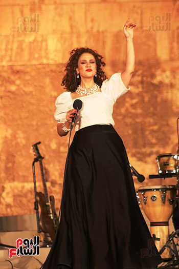 لينا شاماميان فى حفل مهرجان القلعة (7)