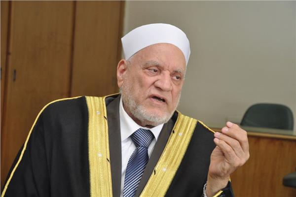 12- الدكتور احمد عمر هاشم
