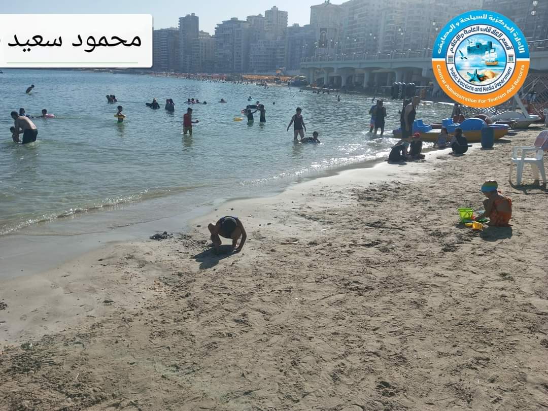 رفع الراية الخضراء على شواطئ شرق الإسكندرية (4)
