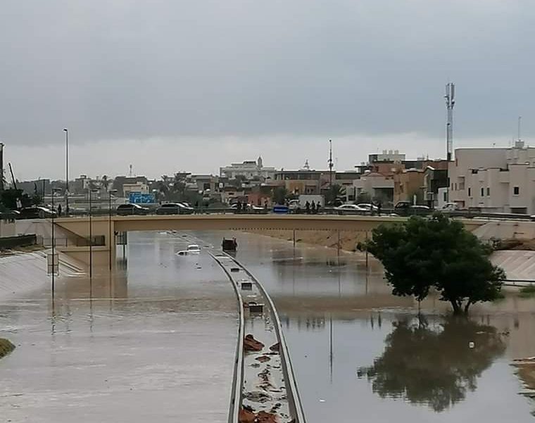 غرق شوارع في العاصمة طرابلس