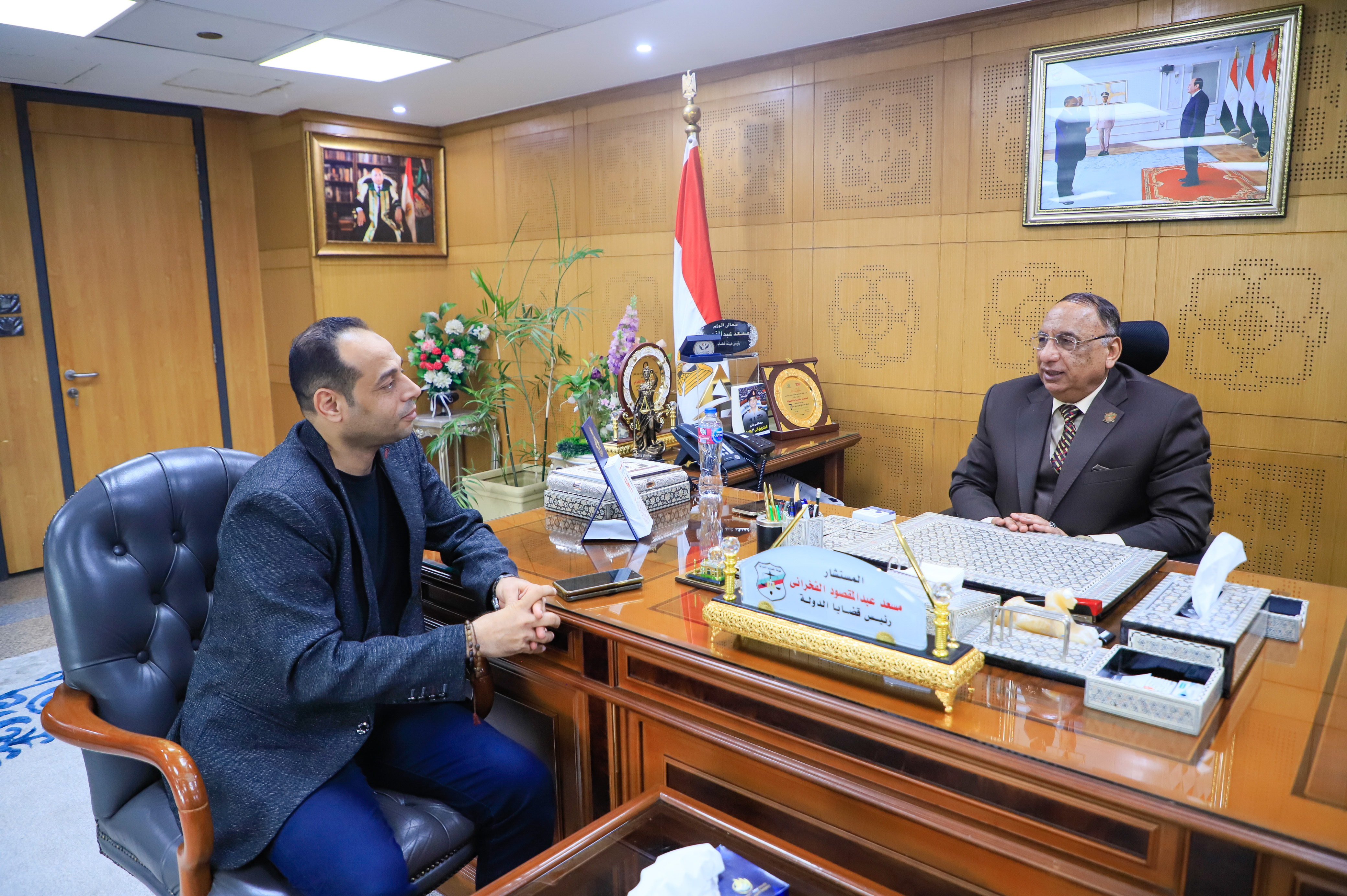 رئيس قضايا الدولة مع محرر اليوم السابع