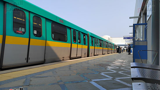 715760-القطار-بالمحطات-الجديدة