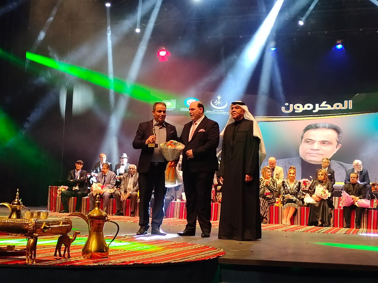تكريم 23 من نجوم المسرح العراقي في افتتاح الدورة الـ 14  (1)