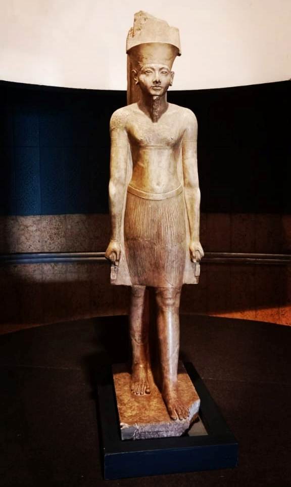 تمثال آمون المعبود الرئيسي للكرنك داخل المتحف