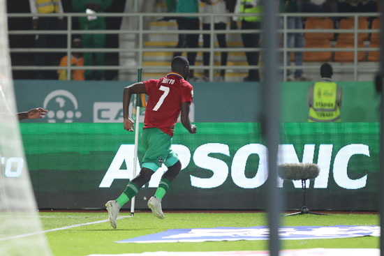 لاعب نامبيا بعد تسجيل هدف الفوز
