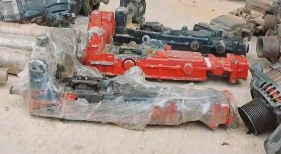 محاولة تهريب كمية من الأدوية البشرية وقطع غيار السيارات (5)