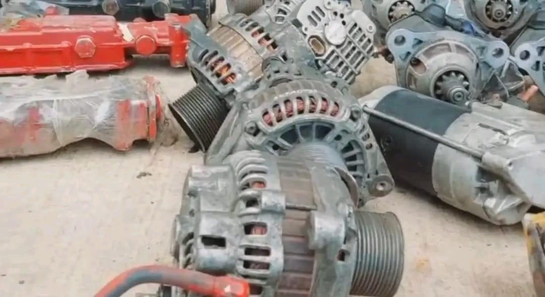 محاولة تهريب كمية من الأدوية البشرية وقطع غيار السيارات (4)