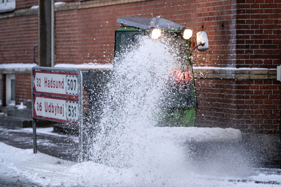 مساحة نت | شاهد: تساقط الثلوج يحول شوارع الدنمارك إلى لوحات فنية بيضاء (صور)