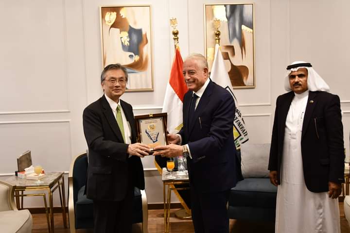 محافظ جنوب سيناء أثناء لقاء سفير اليابان (2)
