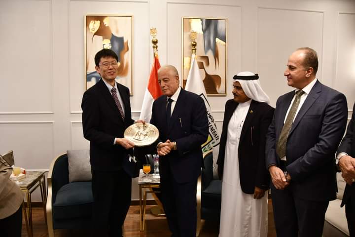 محافظ جنوب سيناء أثناء لقاء سفير اليابان (5)