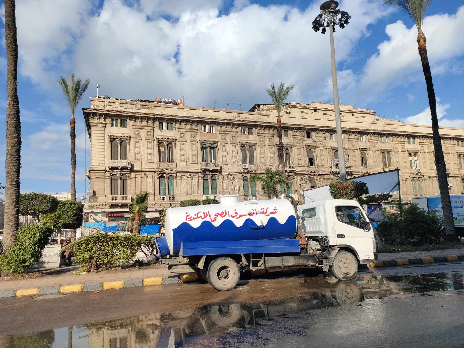 تمركز سيارات الصرف الصحي بالإسكندرية