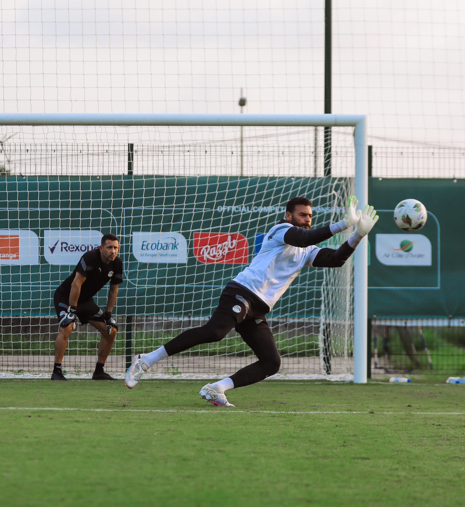 محمد أبو جبل فى تدريبات المنتخب