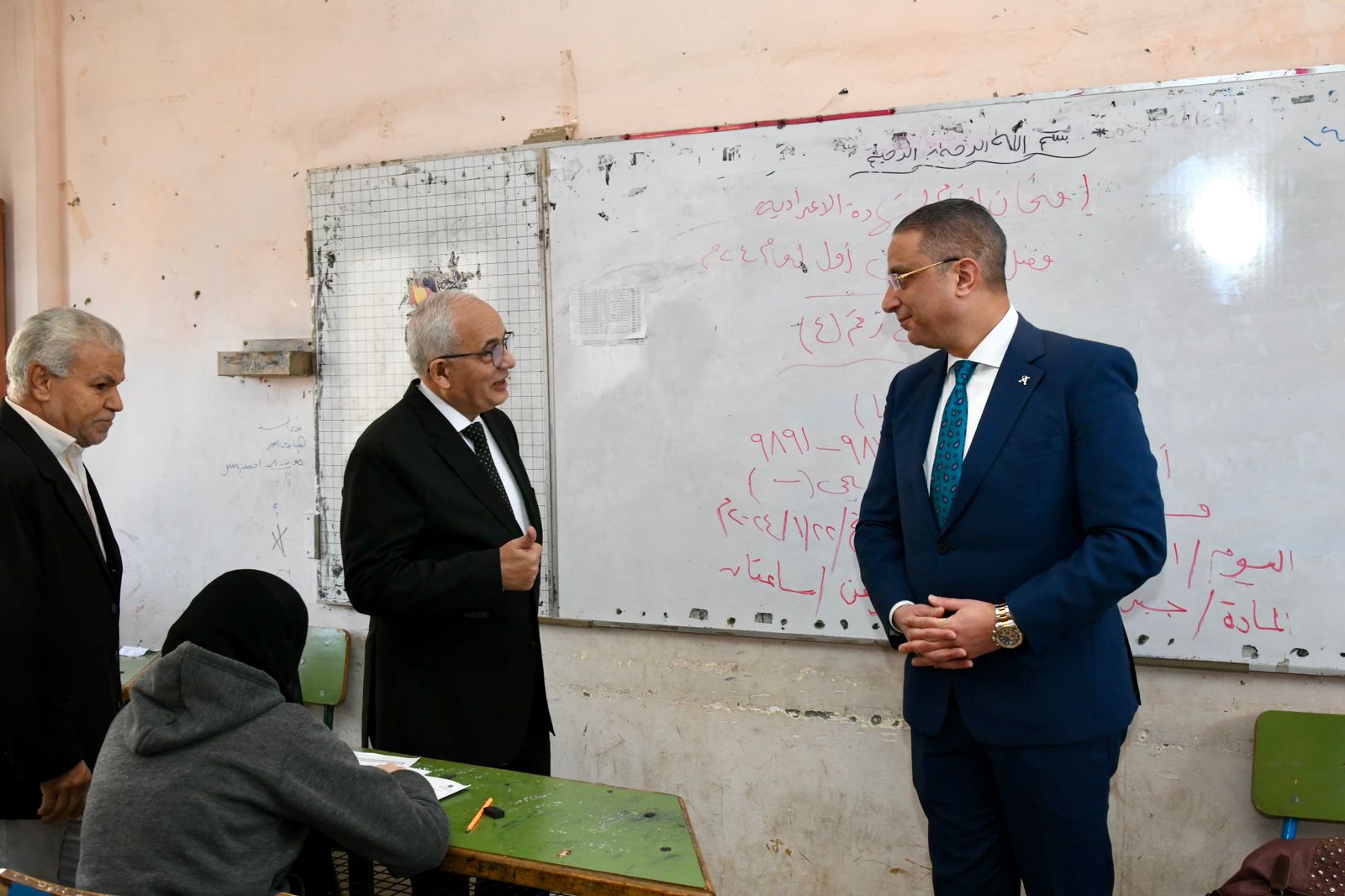 وزير التعليم ومحافظ الفيوم يتفقدان امتحانات الشهادة الإعدادية