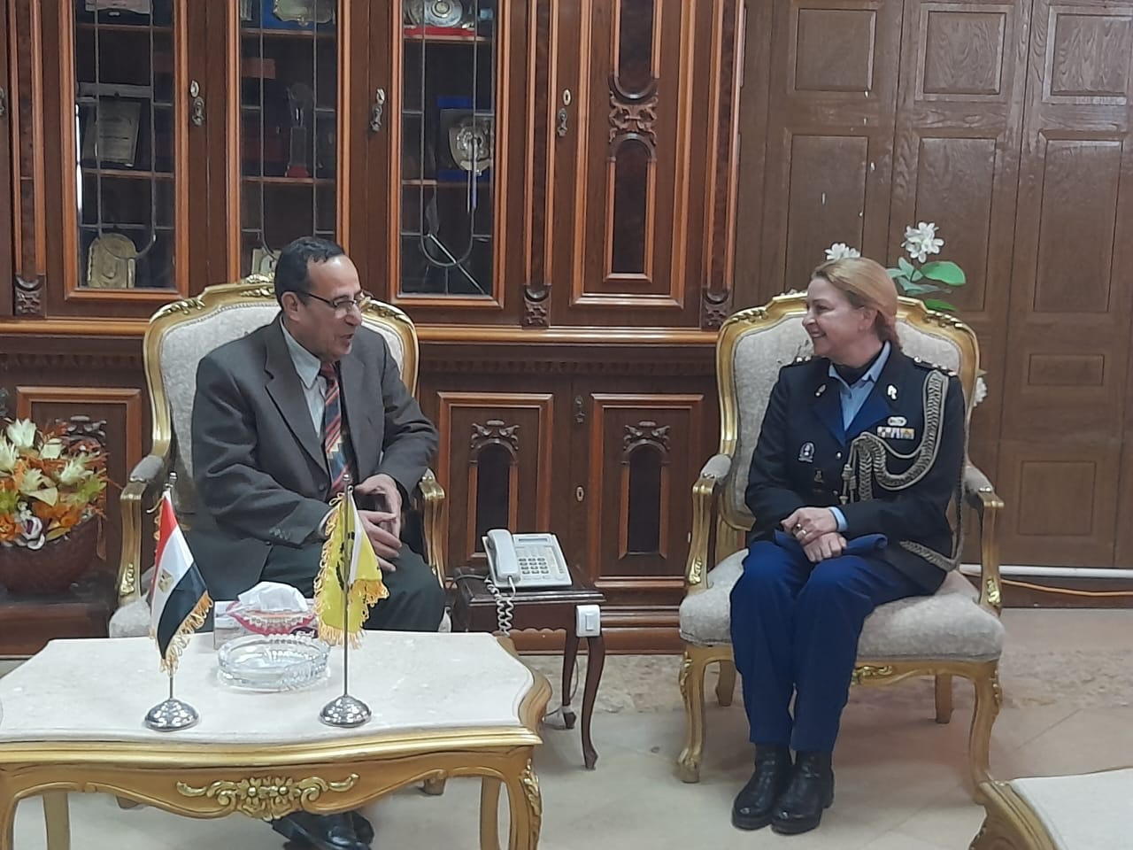 جانب من لقاء محافظ شمال سيناء بوفد السفارة الهولندية بالقاهرة (1)