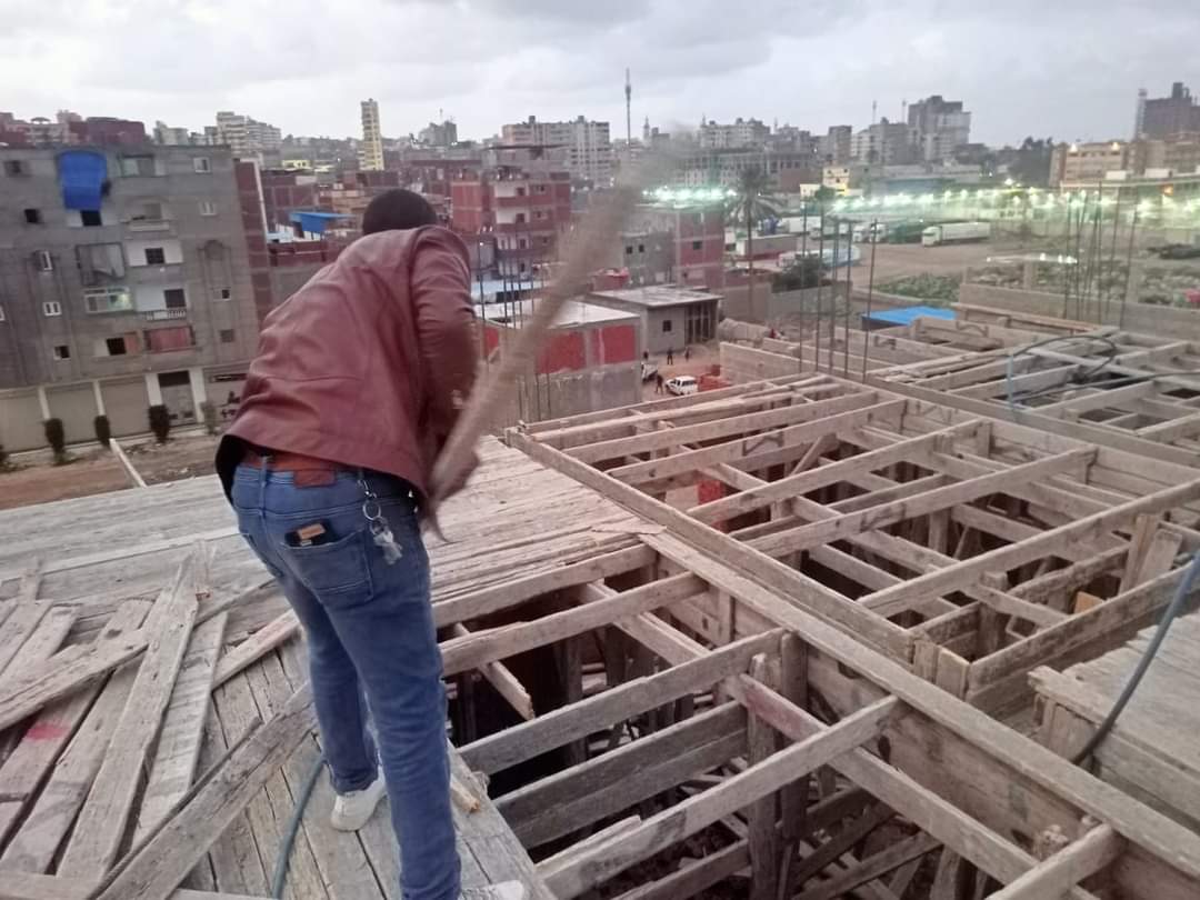 إزالة  أعمال بناء مخالف في المنتزة ثان بالإسكندرية (1)