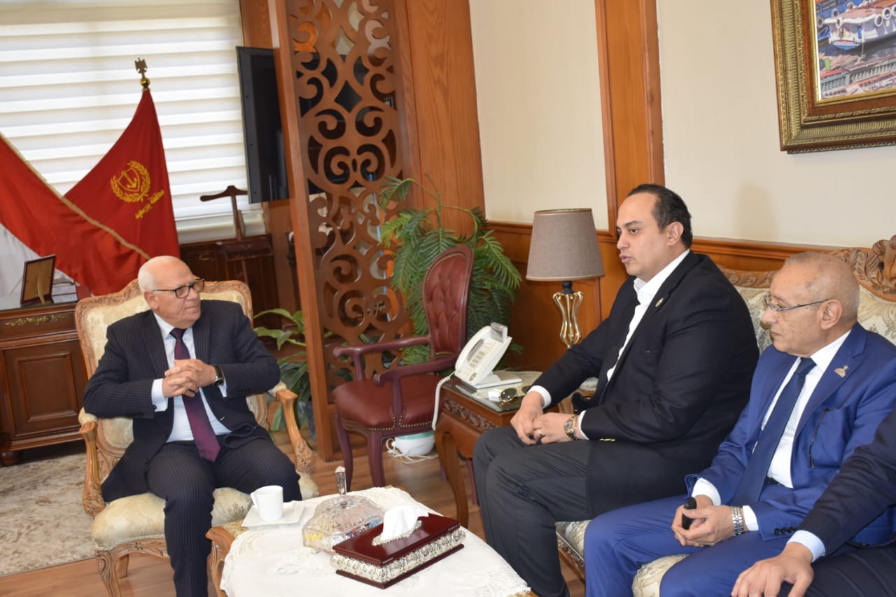 المحافظ والدكتور أحمد السبكي