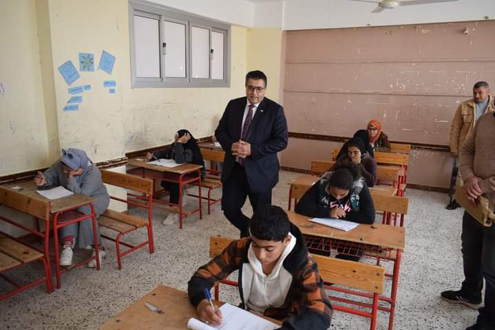 جانب من تفقد محمد حامد عقل وكيل وزارة التربية والتعليم بجنوب سيناء (2)