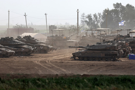 معدات قوات الاحتلال الإسرائيلي