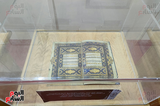 مخطوطات قديمة في معرض الكتاب