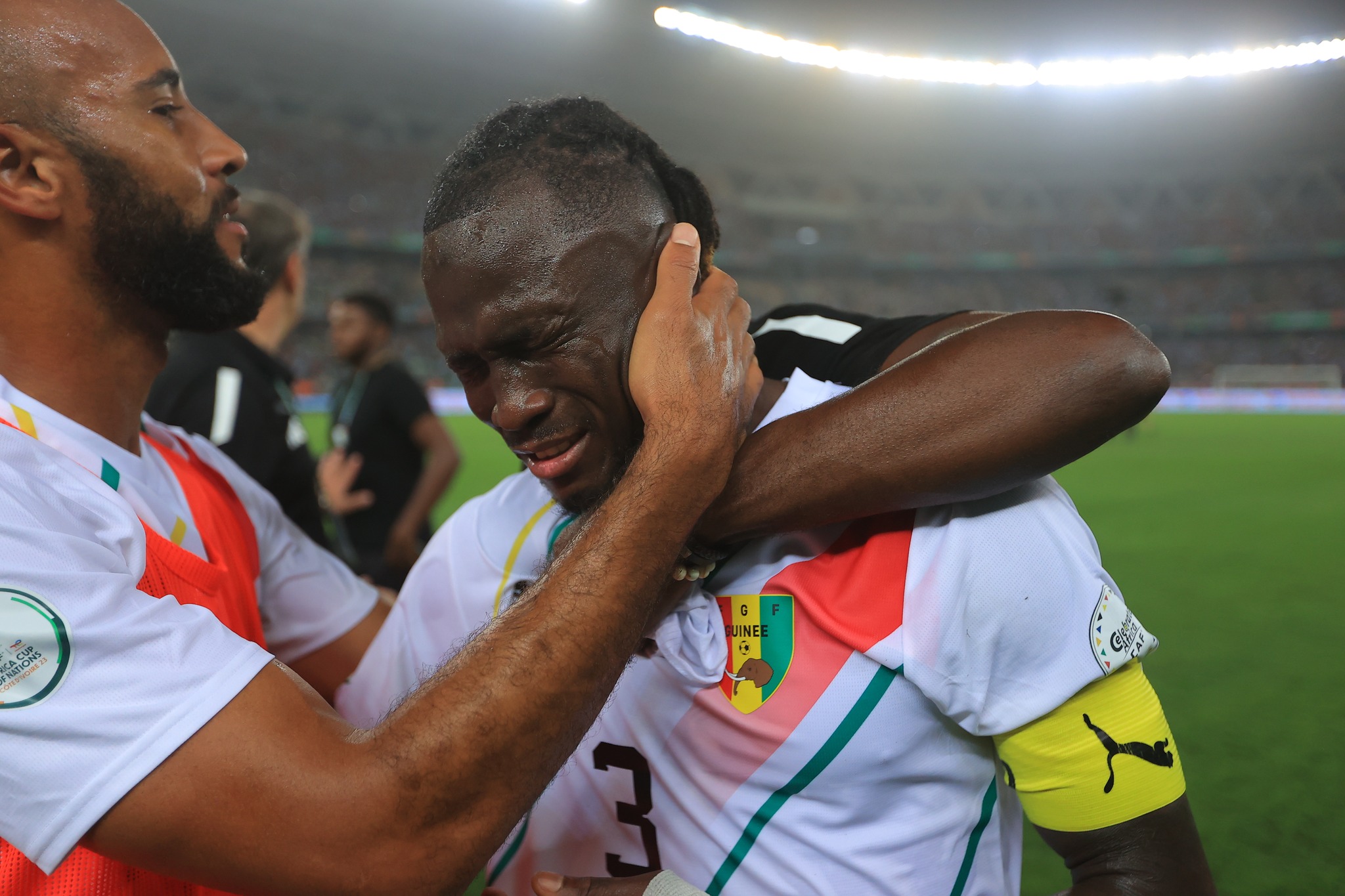 احتفال لاعبو منتخب غينيا  (1)