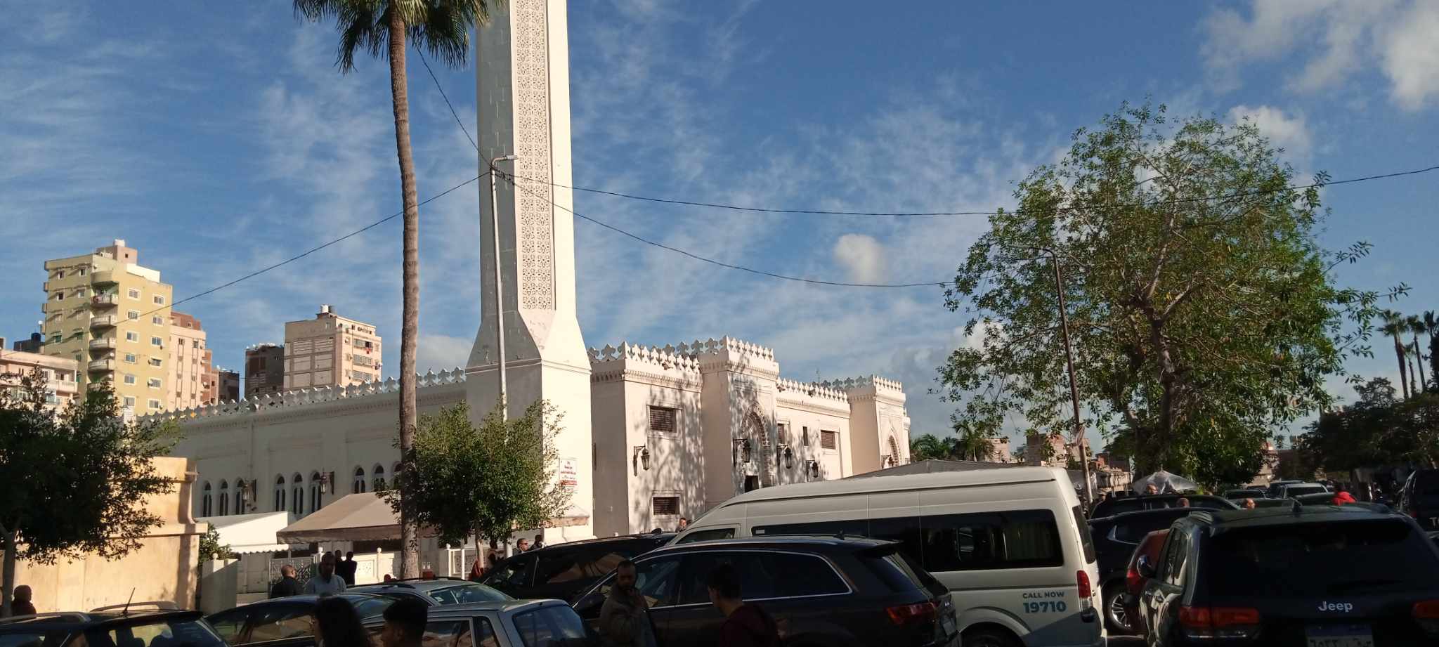 وصول جثمان اللواء عدلي منصور الي مسجد المواساة في الاسكندرية