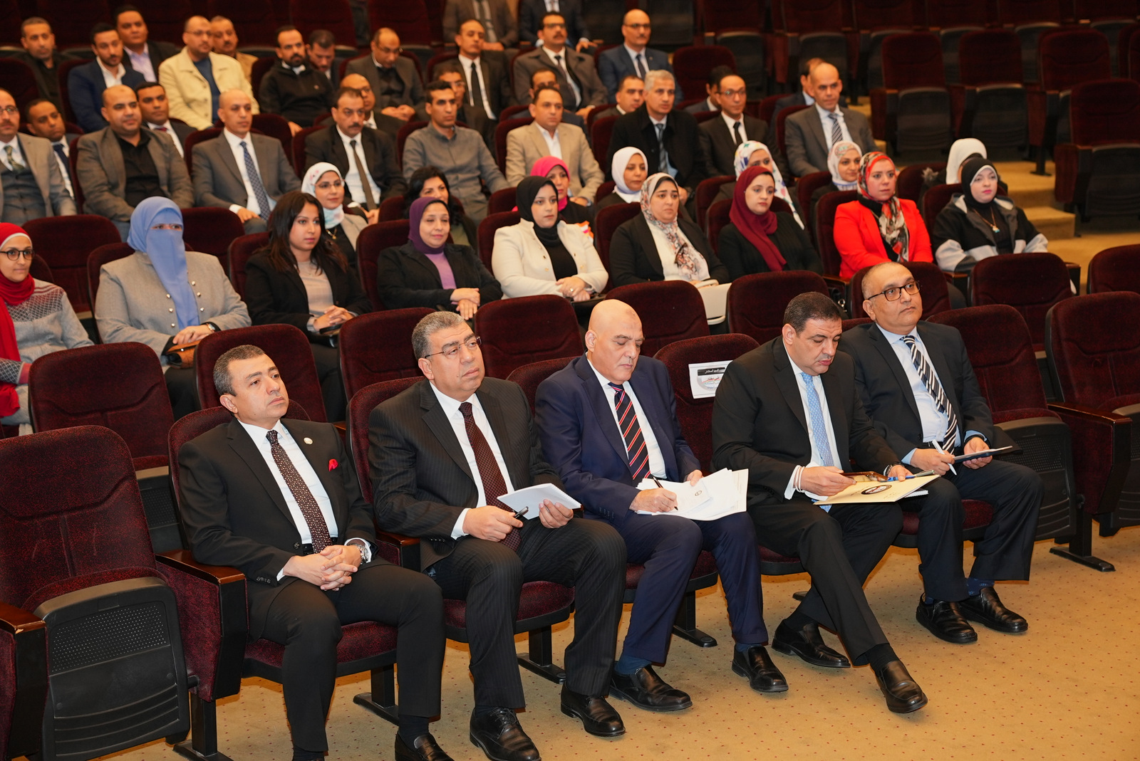 النائب العام يلتقى موظفين بالنيابة العامة