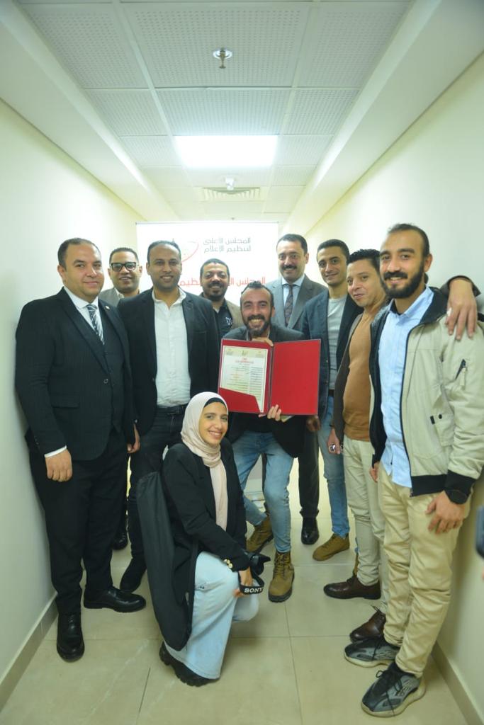 الصحفي أمين صالح يتسلم ترخيص الموقع العام من العليا للإعلام... الصور (9)