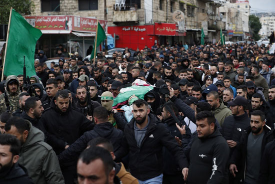 جنازة مهيبة لشهداء العدوان على مستشفى أبن سيناء بالضفة الغربية