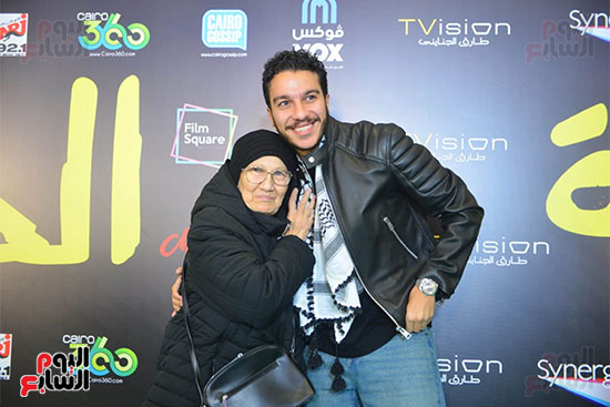 نور النبوى مع جدته الفنانة عواطف حلمى