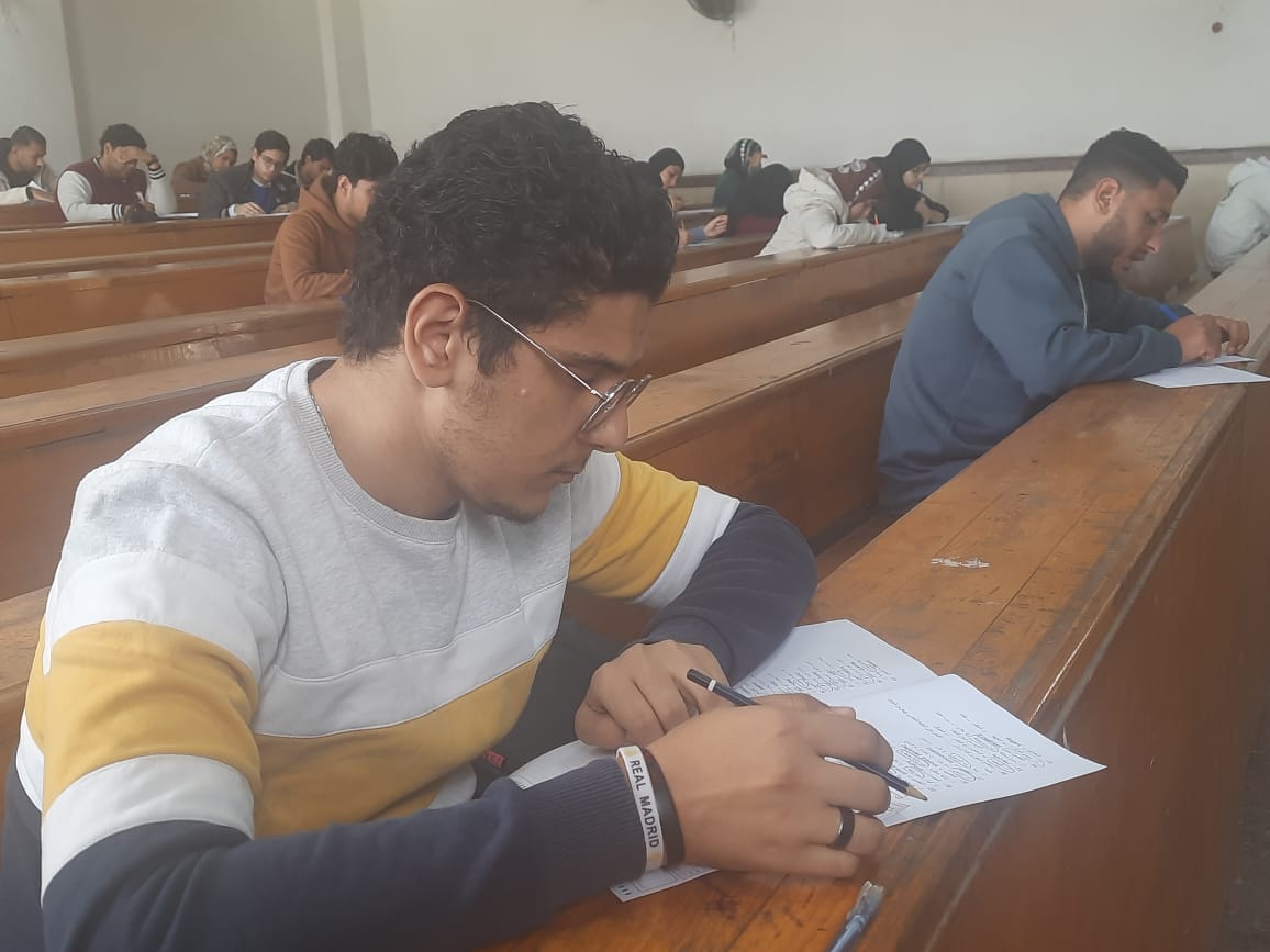 امتحانات الفصل الدراسى الأول بجامعة عين شمس