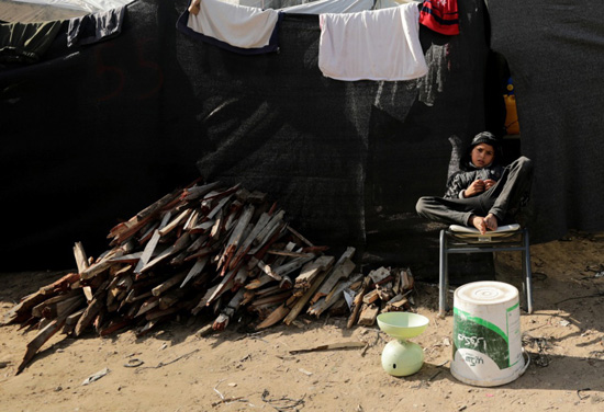 إخلاء سكان مخيمي النصيرات والبريج للاجئين (1)