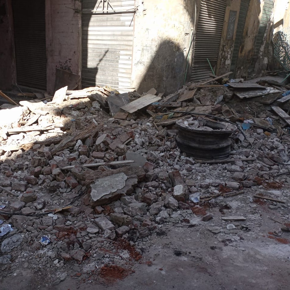 انهيار أجزاء من عقار قديم في اللبان بالإسكندرية