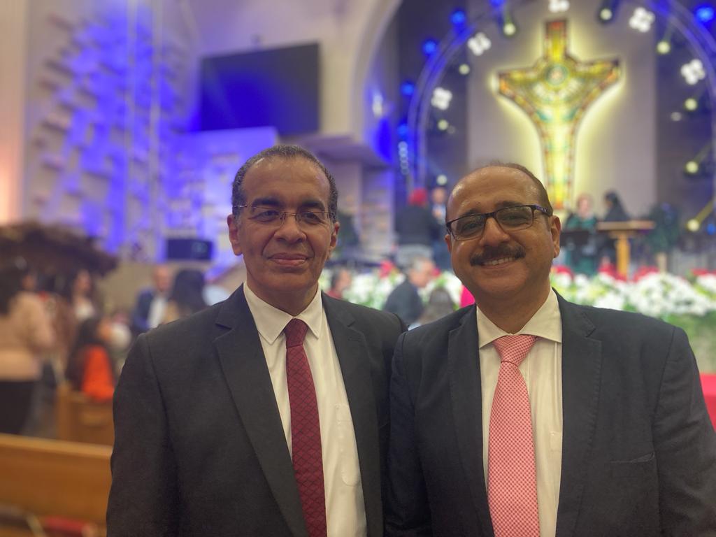 المصريين الأحرار يهنئ كنائس مصر الجديدة  (2)