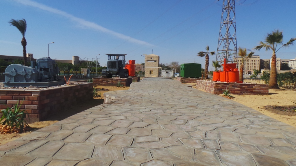 متحف معدات السد العالى