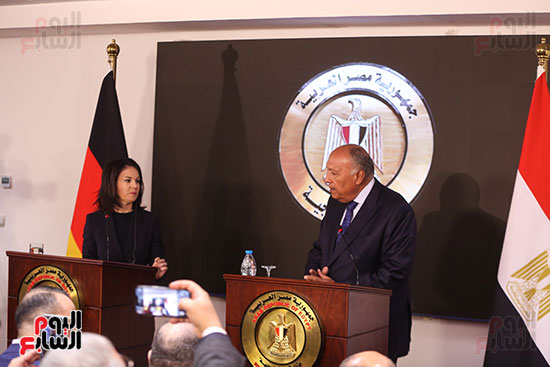 جانب من المؤتمر الصحفى جانب من المؤتمر الصحفى