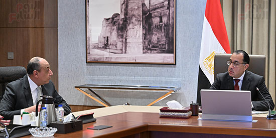 رئيس الوزراء ووزير الطيران