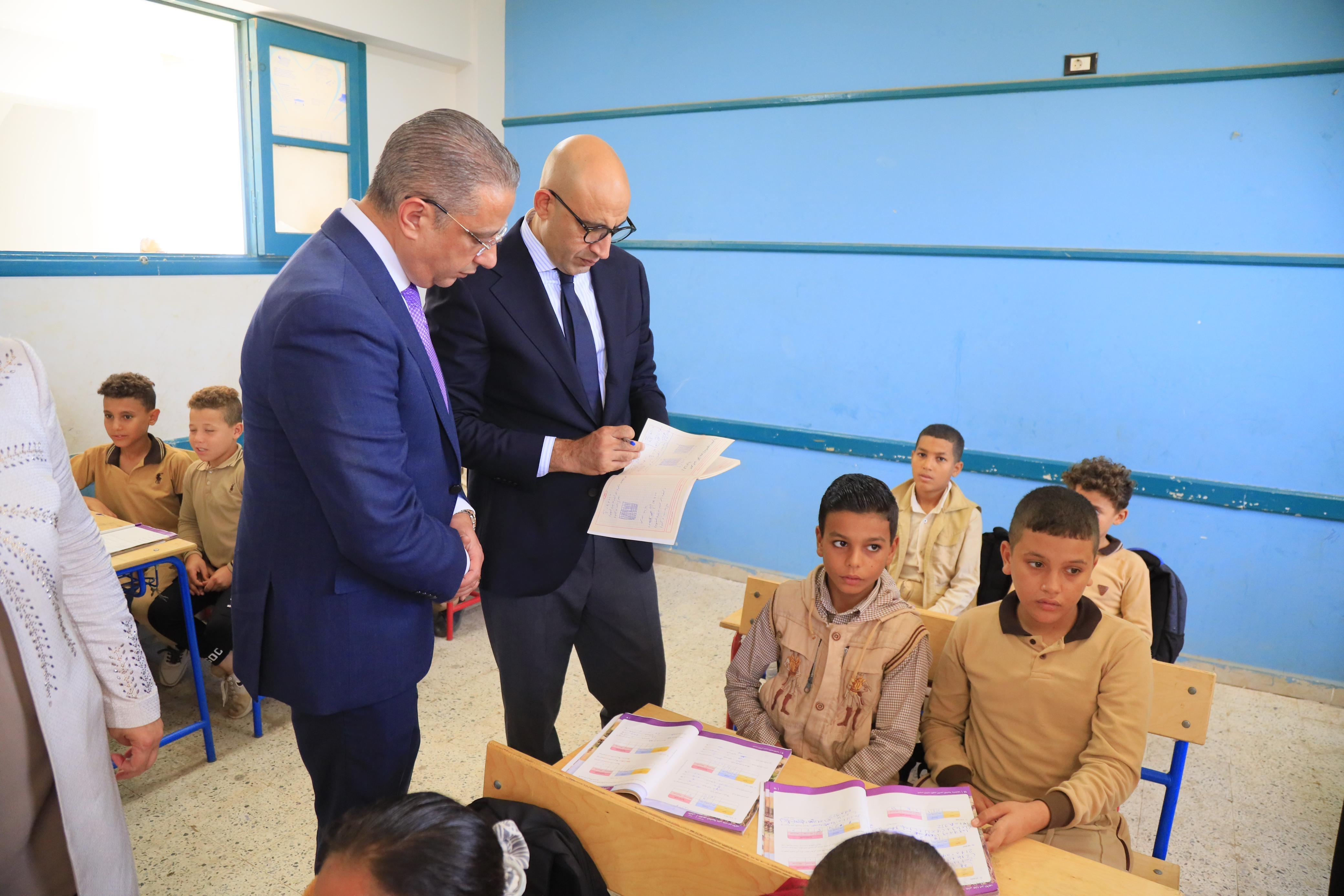وزير التربية والتعليم ومحافظ الفيوم يتفقدان المدارس بالمحافظة وزير التربية والتعليم ومحافظ الفيوم يتفقدان المدارس بالمحافظة