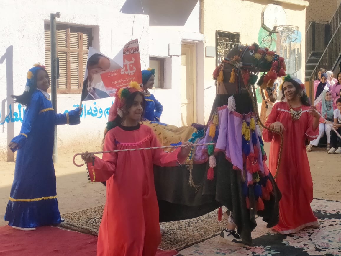 تنظيم قافلة مسرحية بمدارس الحوامدية