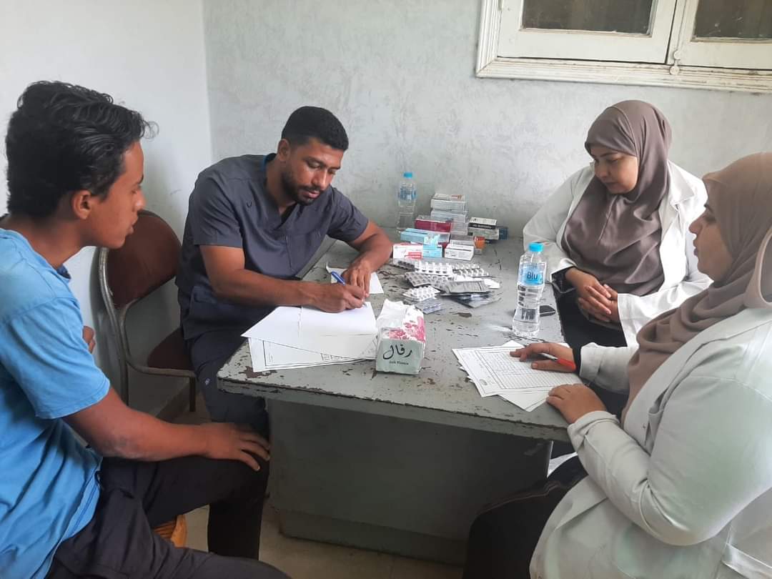 جانب من عمل القافلة (5)