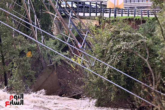 سقوط برج ضغط عالي بسبب كسر في سد نهر سيريو في نيمبرو إيطاليا سقوط برج ضغط عالي بسبب كسر في سد نهر سيريو في نيمبرو إيطاليا