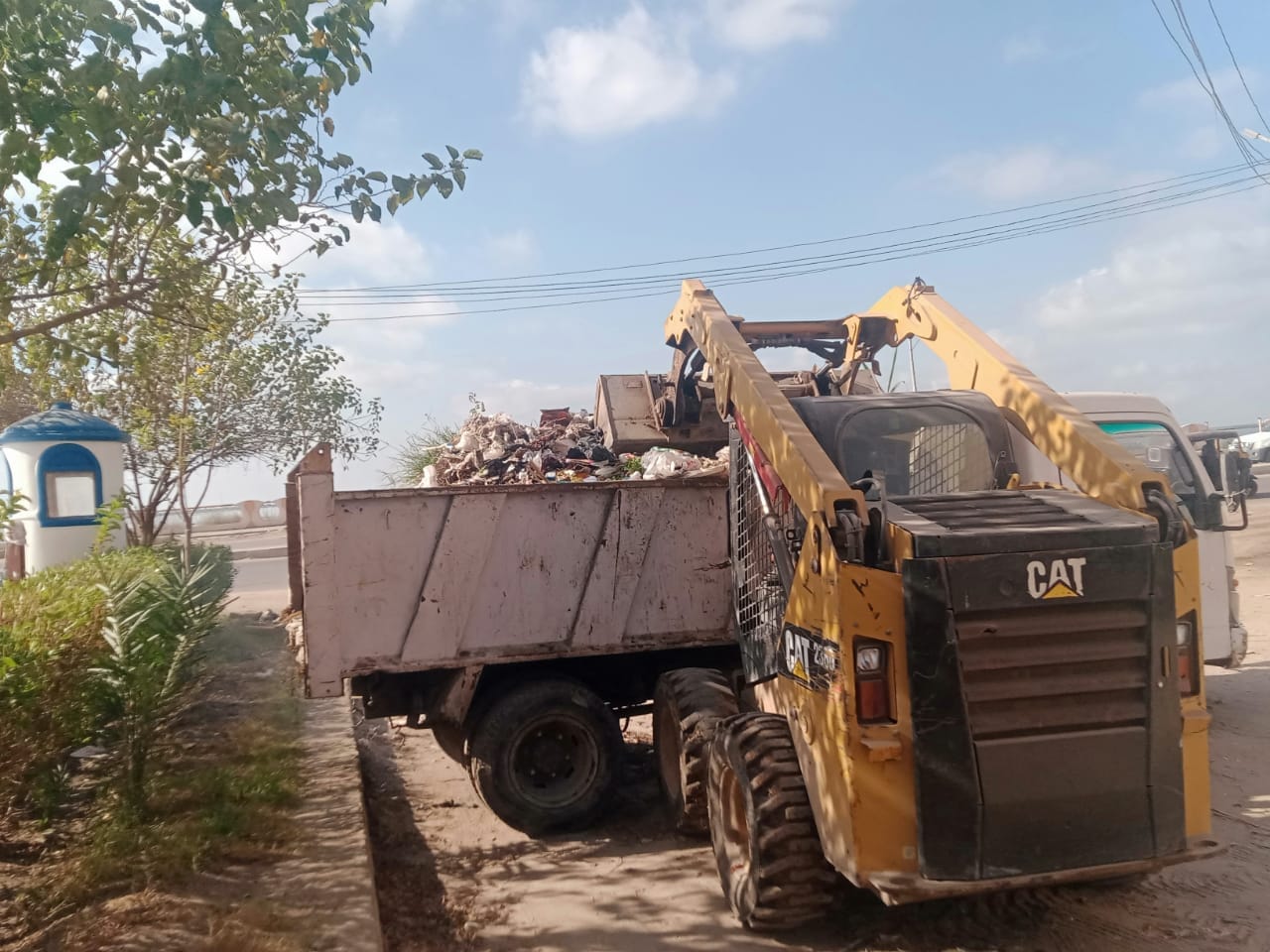 رفع المخلفات من الميادين والشوارع