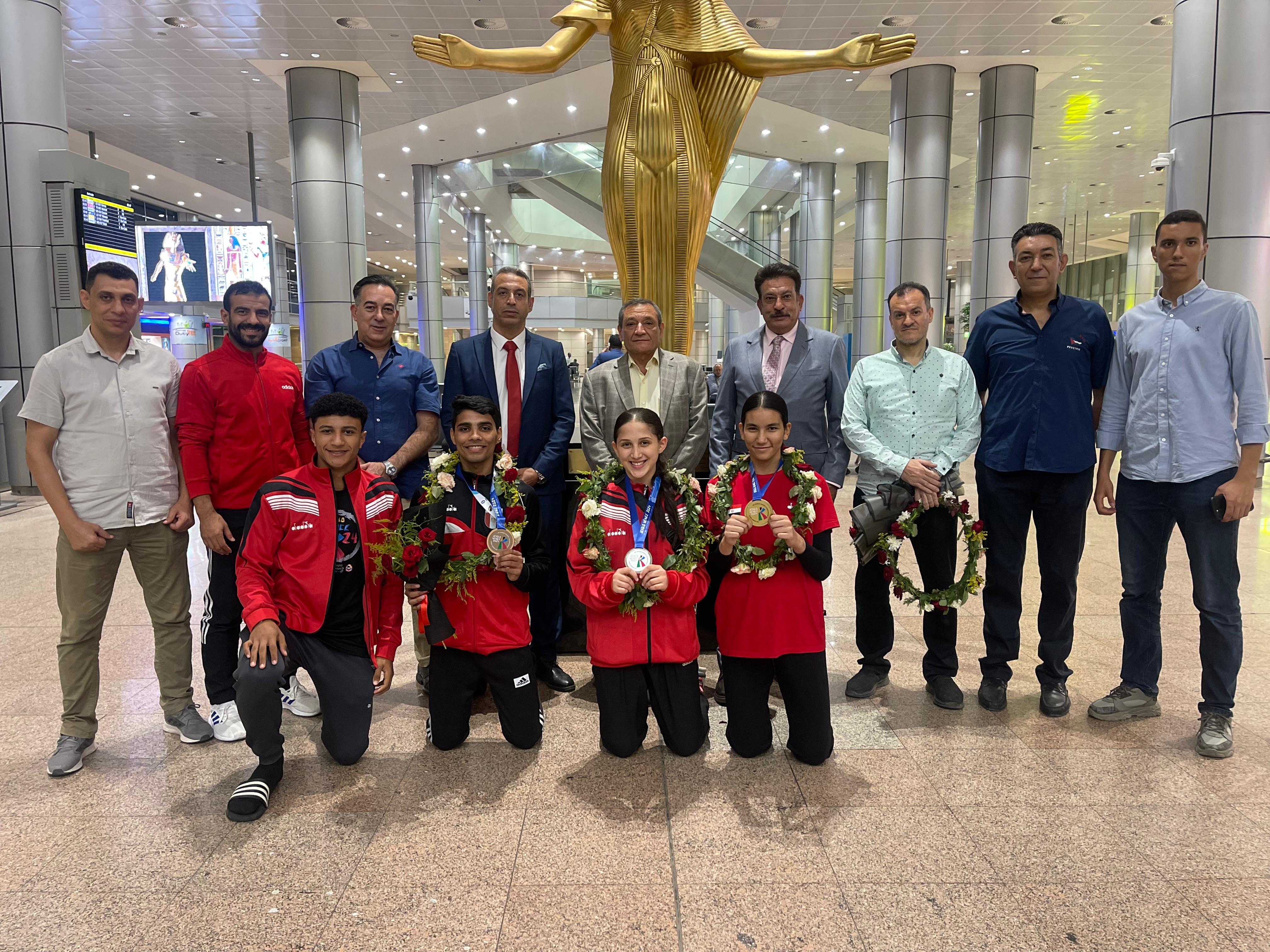 ابطال العالم وقيادات مادى ههيا 