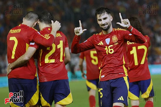 Spain players celebrate