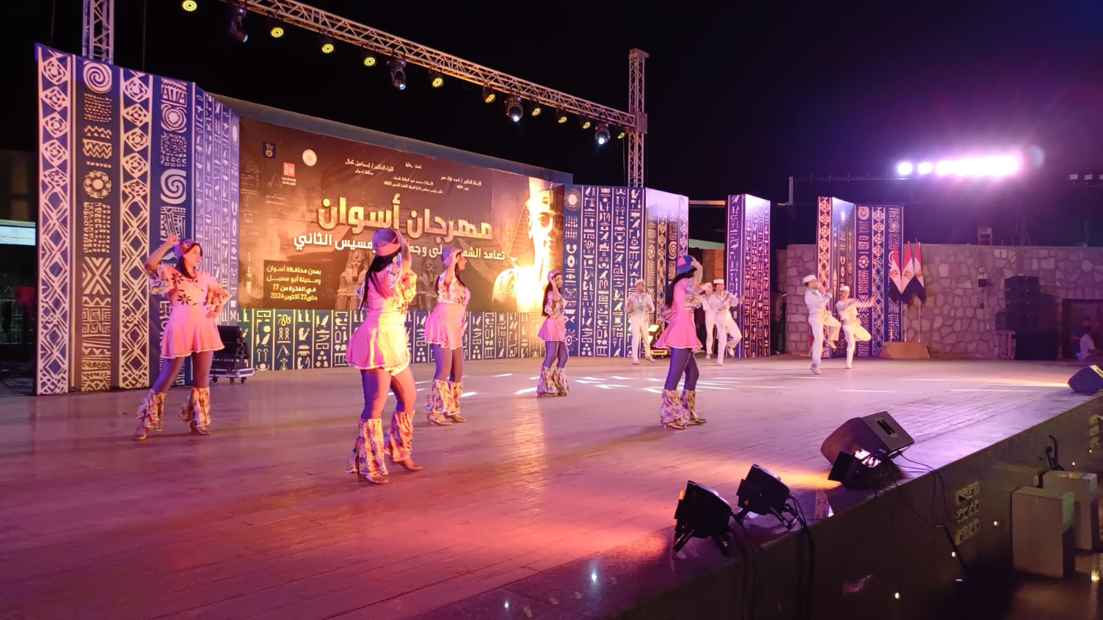 انطلاق مهرجان تعامدات الشمس بالمسرح الصيفي بأسوان بمشاركة 9 فرق موسيقية (3)