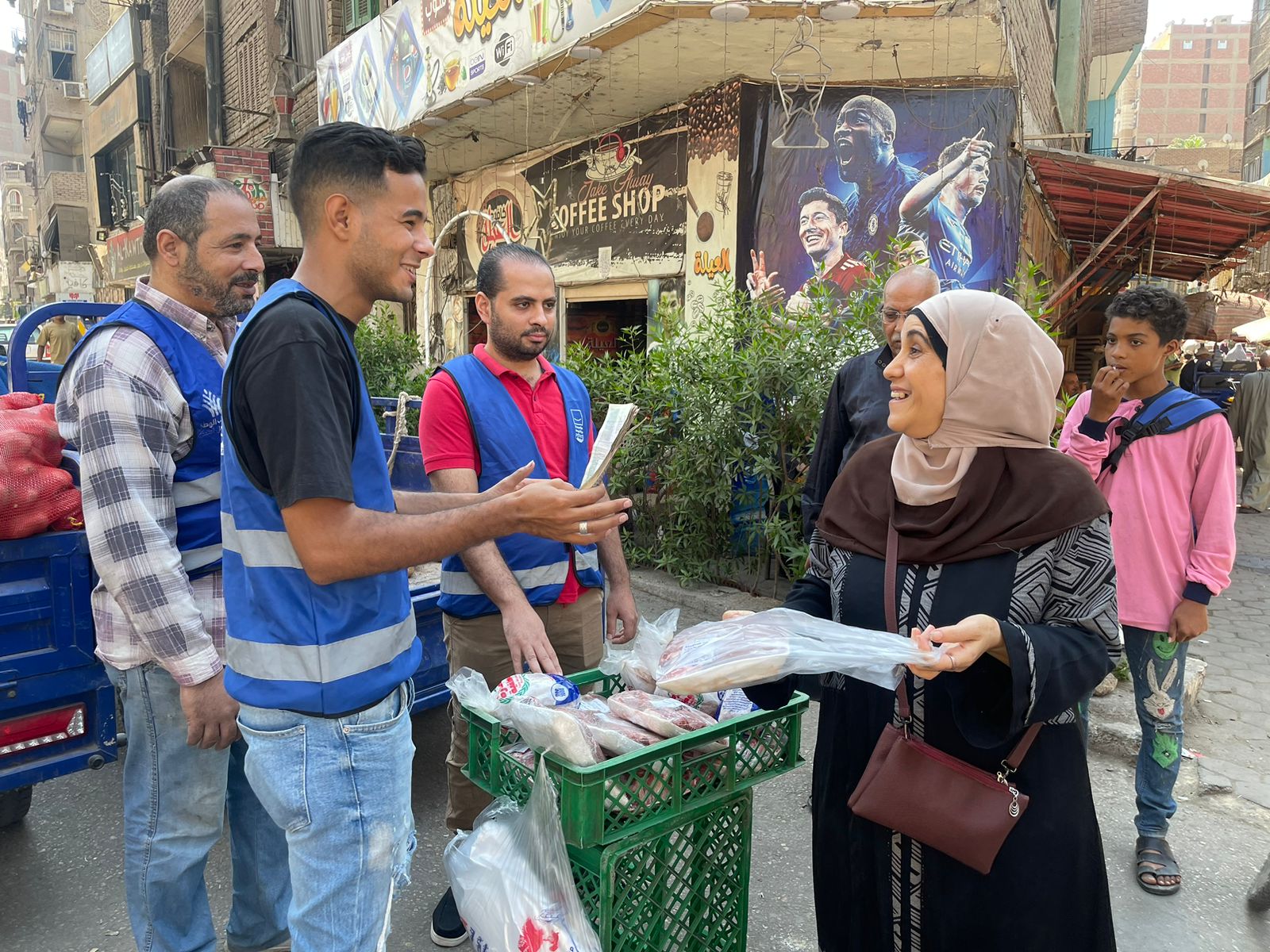 منافذ حياة كريمة المتنقلة تصل الوراق