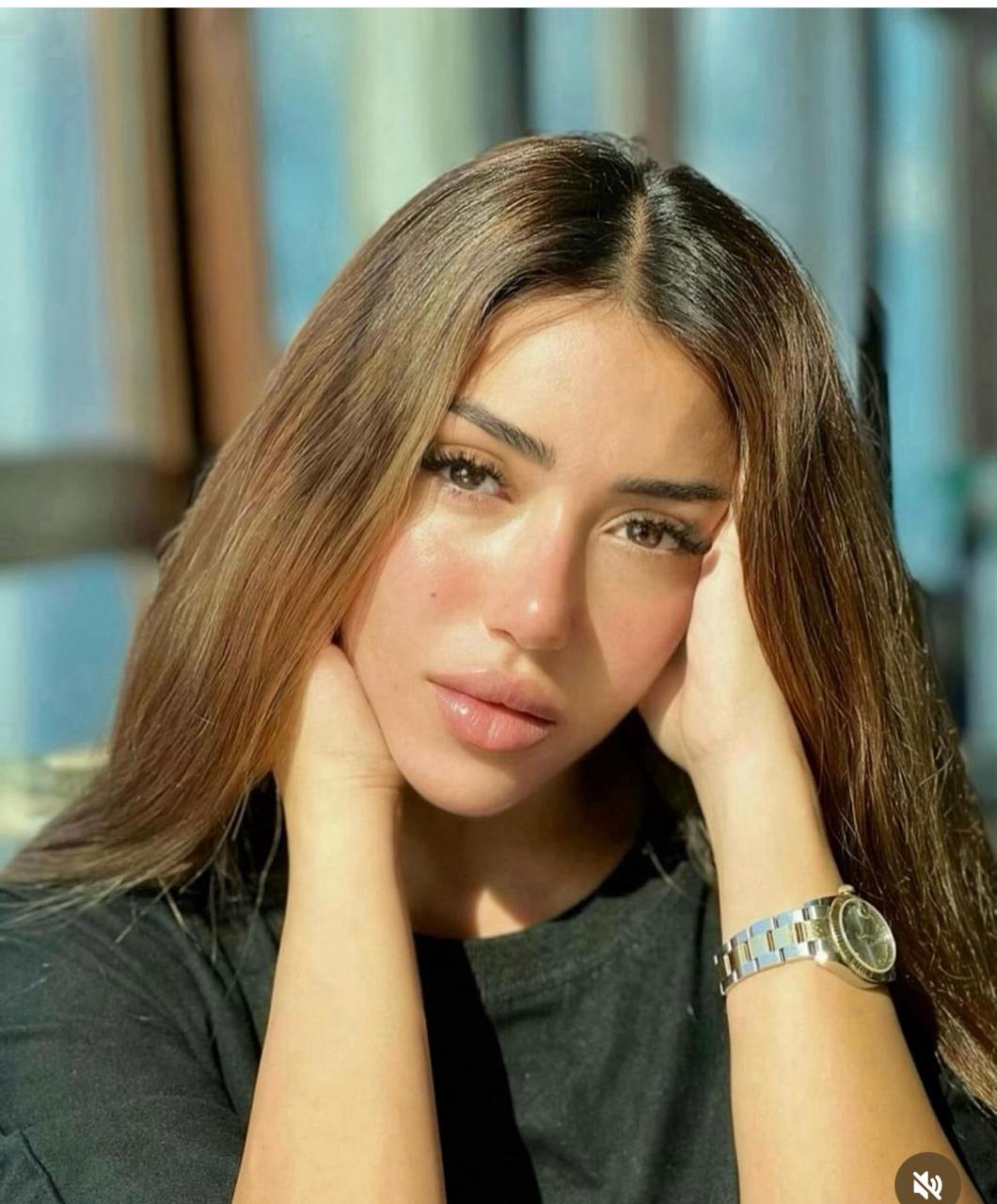 الفنانة سارة سلامة