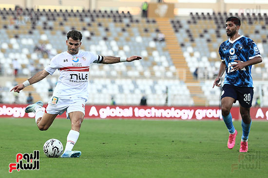 جانب من مباراة بيراميدز والزمالك في كأس السوبر المصري جانب من مباراة بيراميدز والزمالك في كأس السوبر المصري