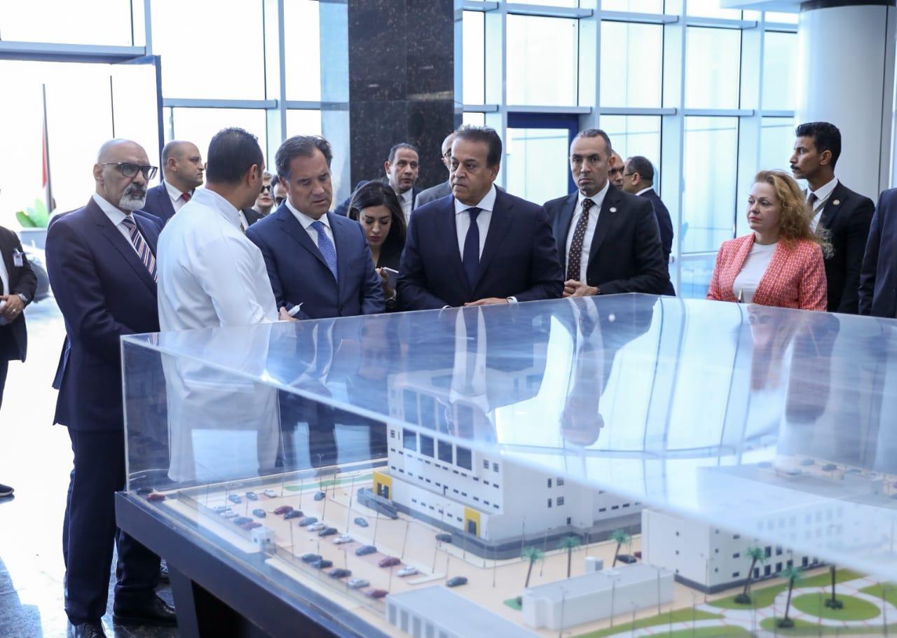 الدكتور خالد عبد الغفار ووزير الصحة اليوناني يتفقدان مستشفى العاصمة الإدارية الجديدة الدكتور خالد عبد الغفار ووزير الصحة اليوناني يتفقدان مستشفى العاصمة الإدارية الجديدة