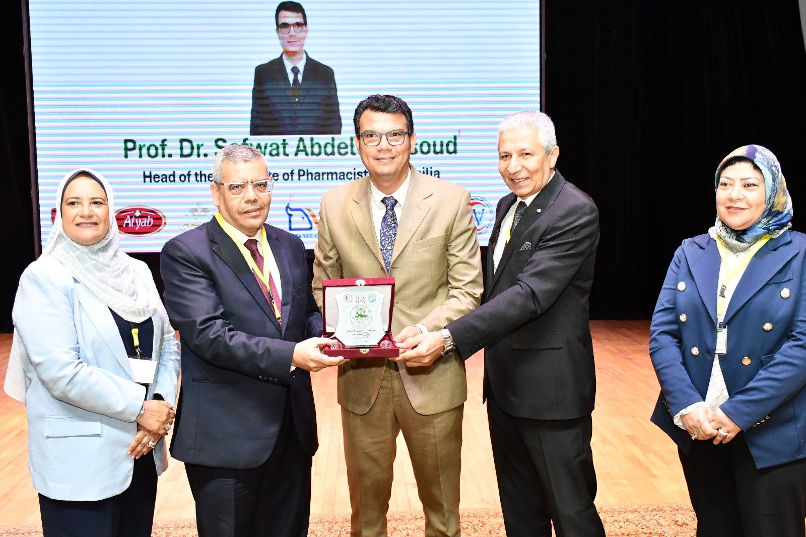 كواليس مؤتمر كلية الطب البيطري بجامعة قناة السويس (6)