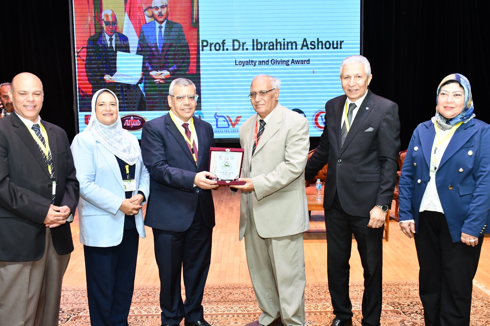 كواليس مؤتمر كلية الطب البيطري بجامعة قناة السويس (11)